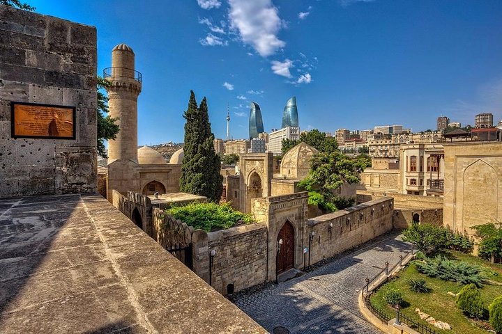 المدينة القديمة إتشري شهر