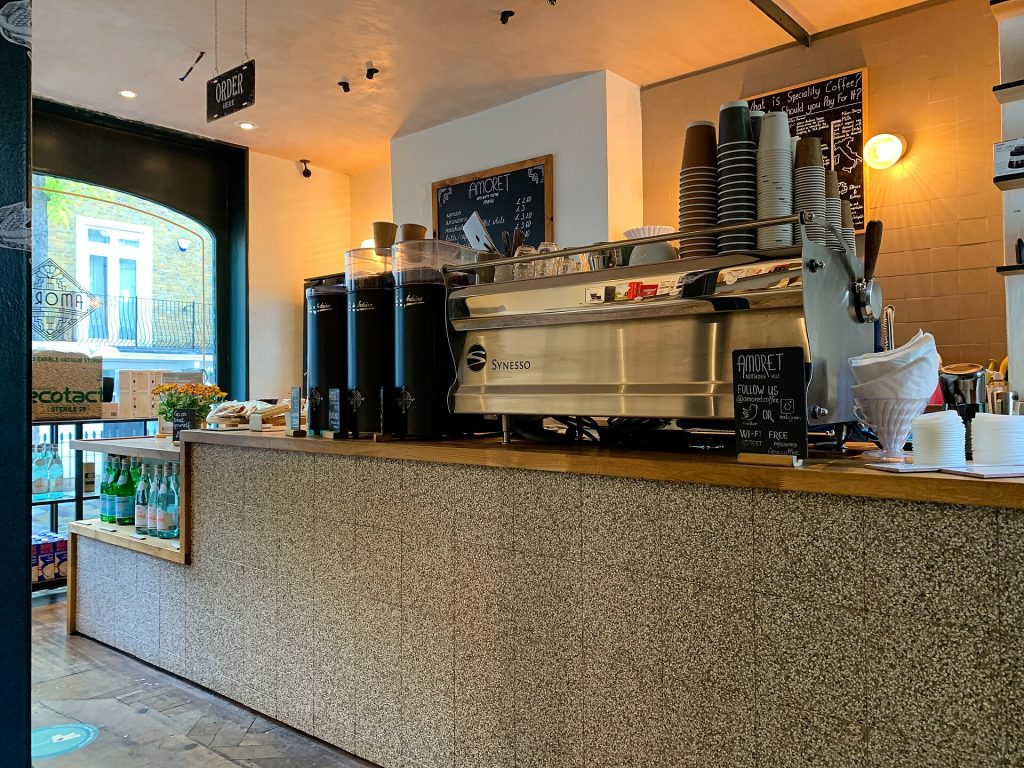 صورة coffee shop London في لندن