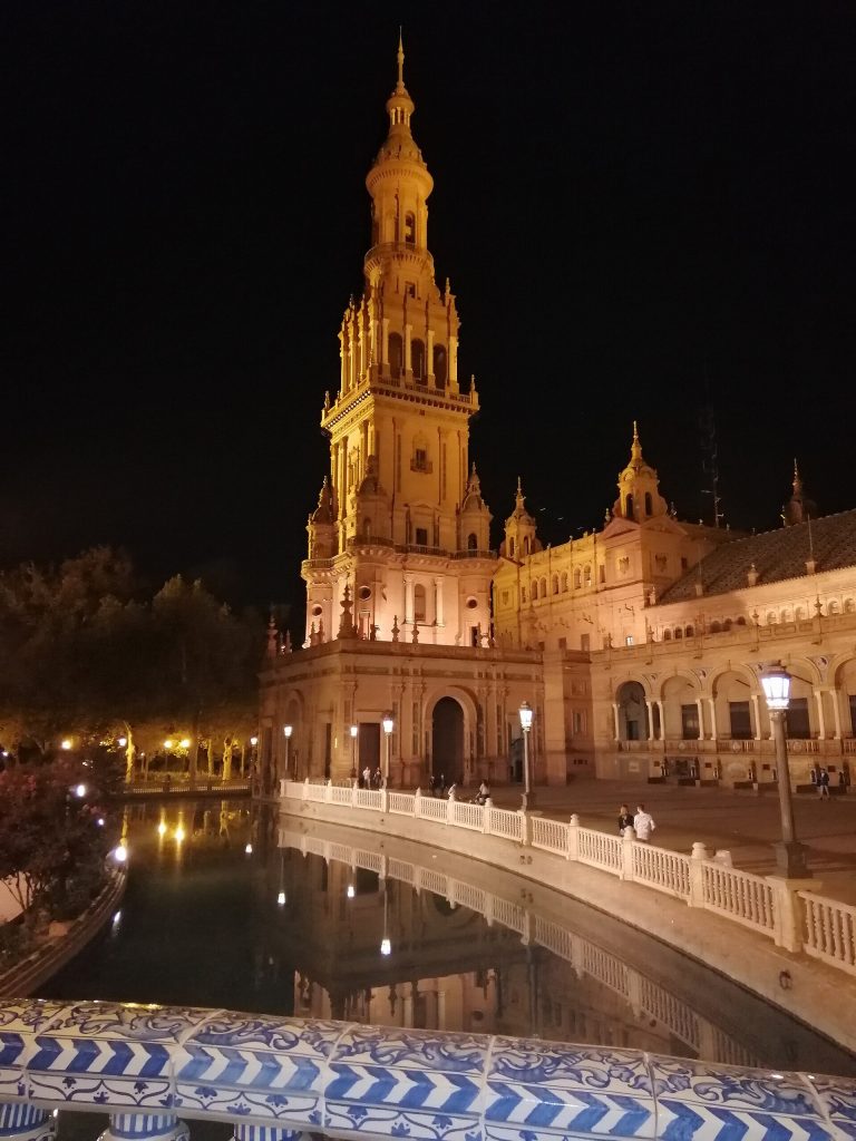 صورة ساحة إسبانيا في إشبيلية